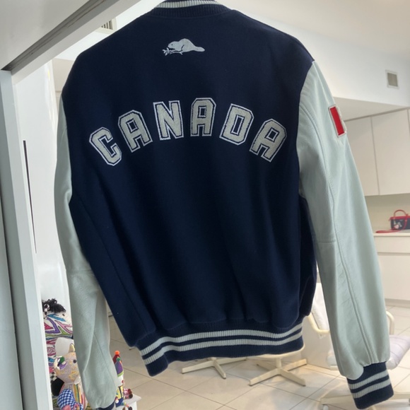 JUST REDUCED !!!!!  Once in a lifetime, does this ROOTS jacket go up for sale. - Picture 3 of 14